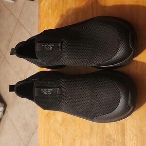 Skechers black slip on heeled shoes, relaxed fit, air cooled memory foam size 10